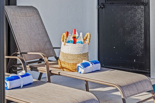 Building Photo - 1311 Cypress Ave