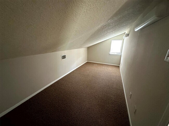 Building Photo - 14870 Cetus Ct