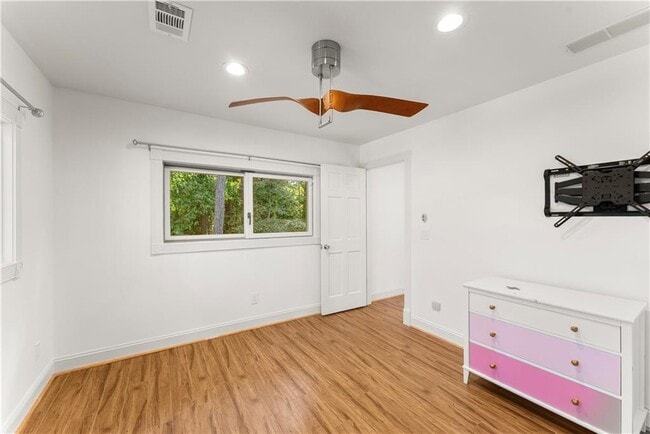 Building Photo - 1495 Spalding Dr