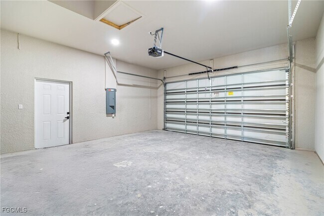 Building Photo - 2606 25th St SW