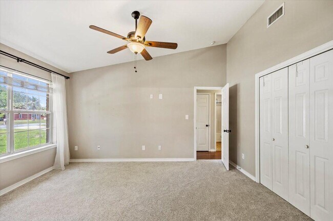 Building Photo - 1922 Coral St