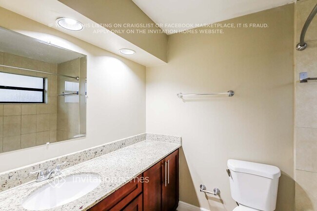 Building Photo - 20015 W Oakmont Cir