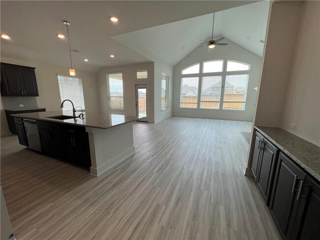 Building Photo - 982 Wild Pecan Lp