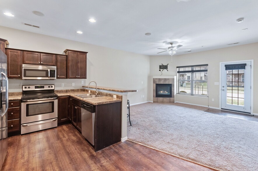 Building Photo - 414 Churchill Dr