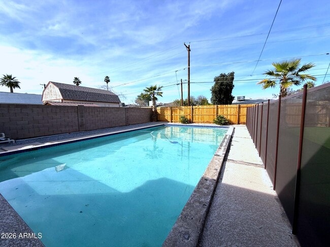 Building Photo - 2114 W San Juan Ave