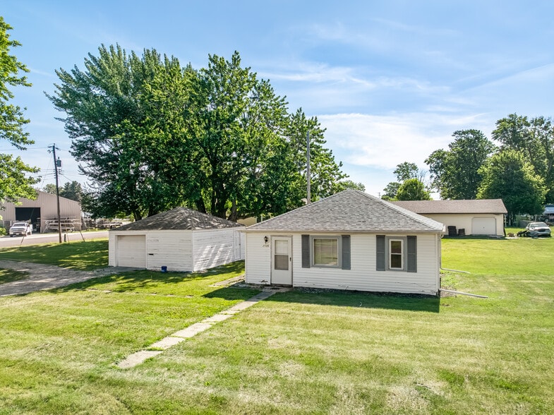 Building Photo - 2135 Baird Ave