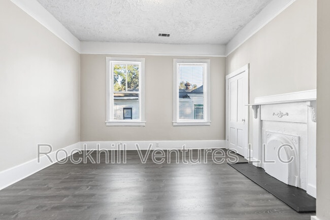 Building Photo - 508 W 42nd St