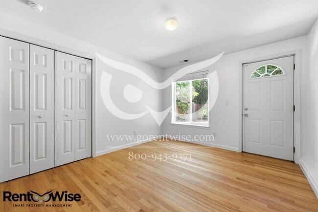 Building Photo - 190 Forest Knolls Dr