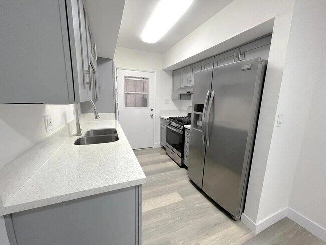 Building Photo - 1974 S Garth Ave