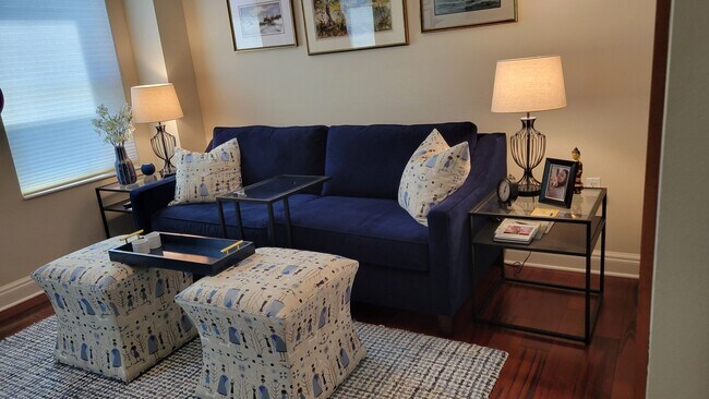 Building Photo - Short term ONLY luxury 2/2 condo in the heart of downtown Sarasota