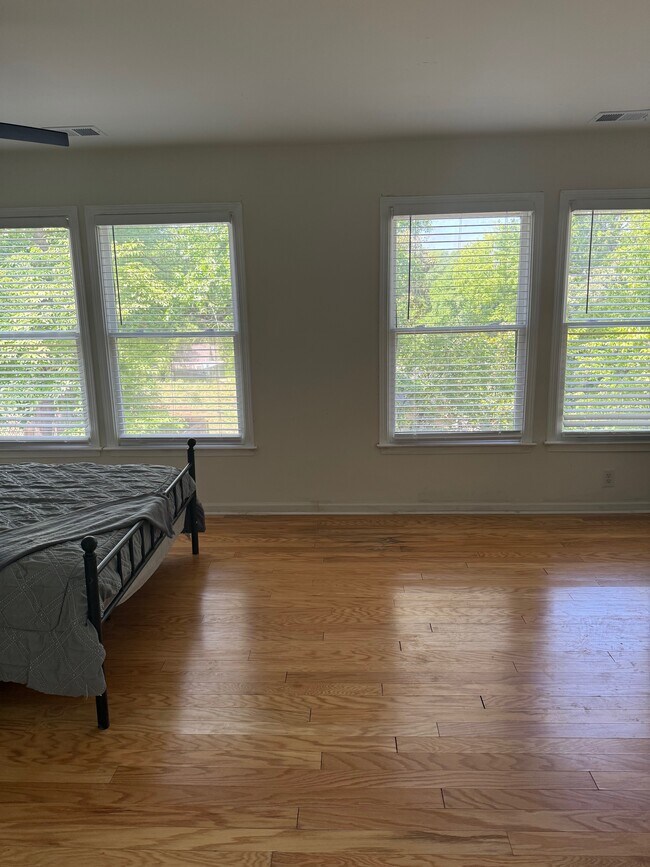 Building Photo - 2019 Pryor Rd SW