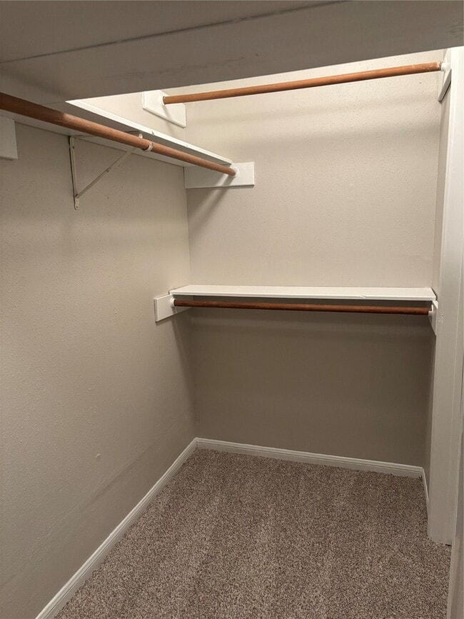 Building Photo - 7806 Gatehouse Dr