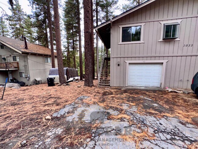 Building Photo - 1033 Tomahawk Trail