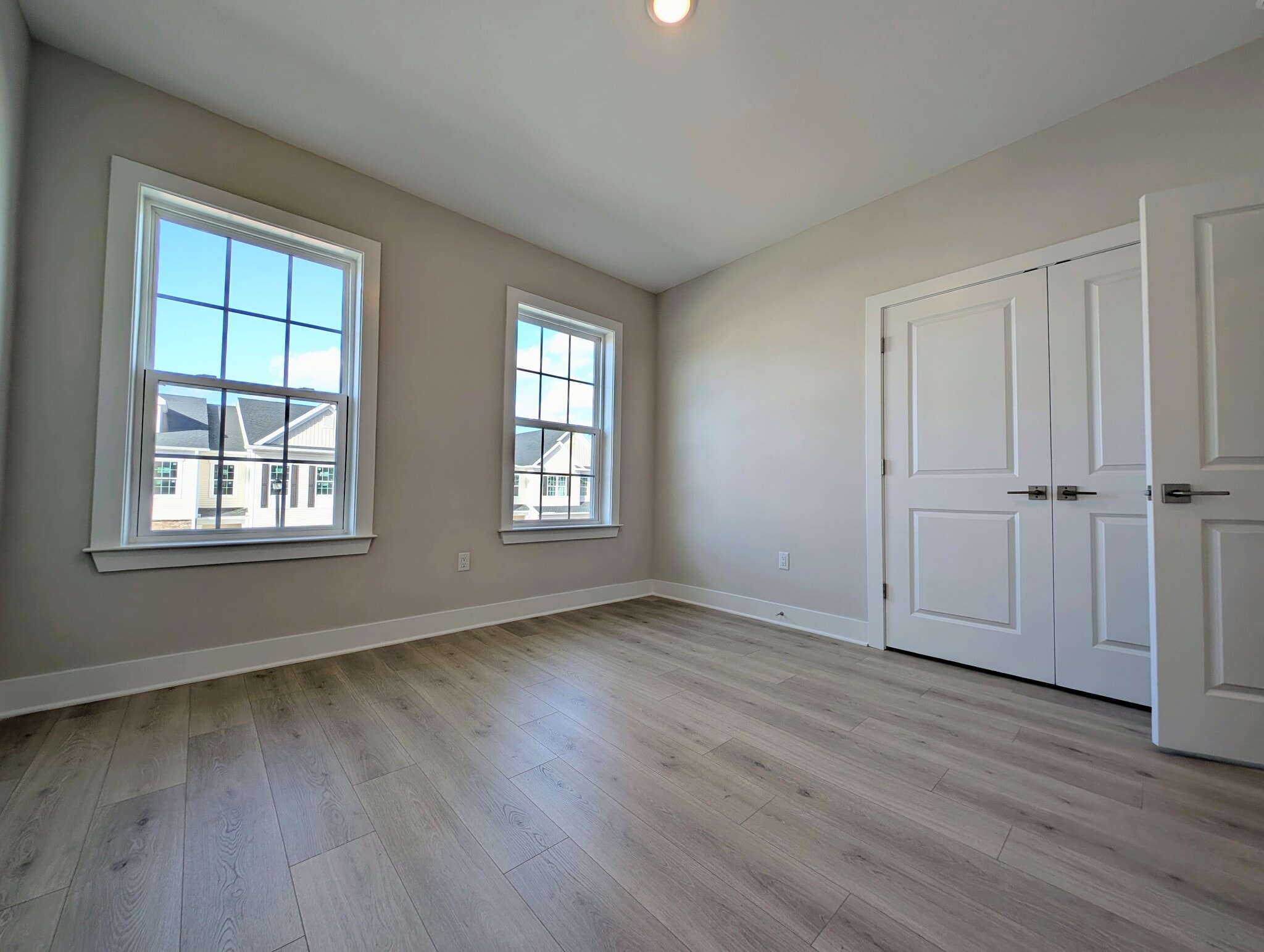 Building Photo - 3703 Jordan Dr