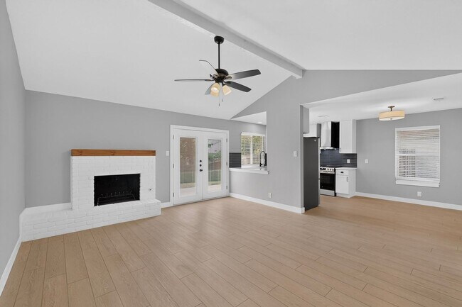 Building Photo - 2606 Hilldale Blvd