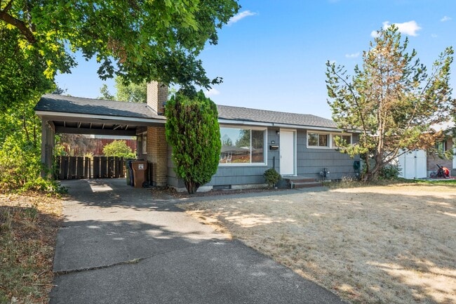 Building Photo - Amazing Northwest Rancher