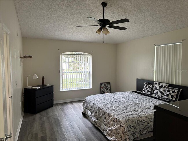 Building Photo - 304 Alegriano Ct