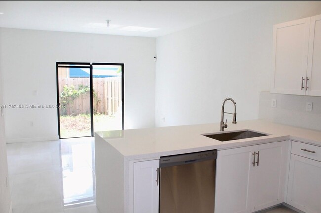 Building Photo - 28738 SW 134th Ct