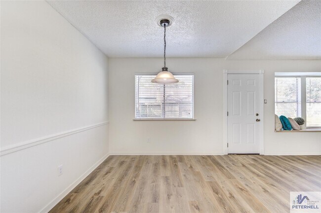 Building Photo - 946 Three Forks Dr