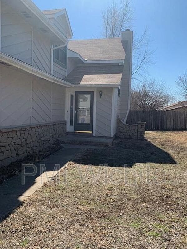 Primary Photo - 1707 E Pinion Rd