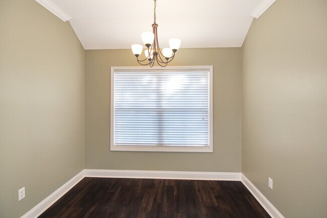 Building Photo - 165 Harvey Cir