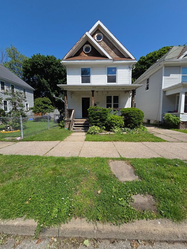 Building Photo - Single family home lower east side