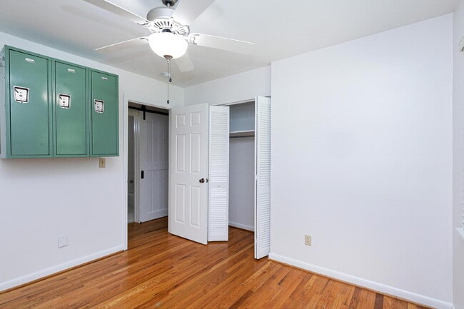 Building Photo - 1512 Beechwood Dr