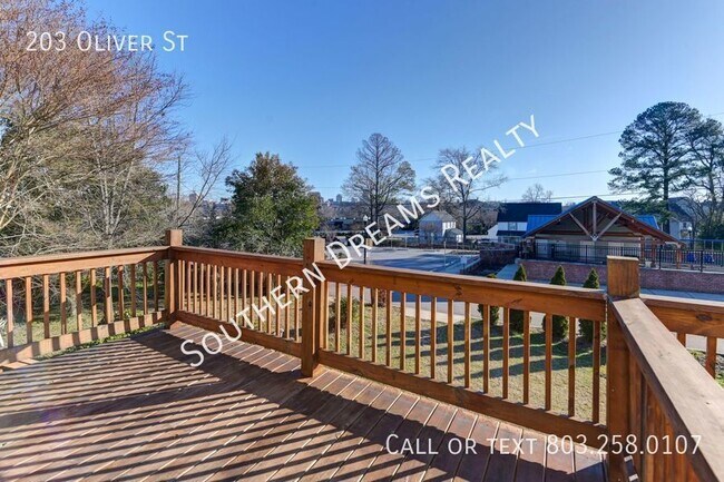 Building Photo - 203 Oliver St