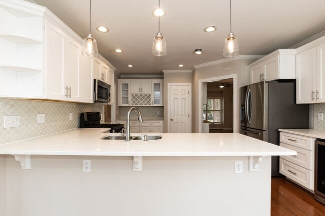 Building Photo - Meticulous Four Bedroom Dream Home!