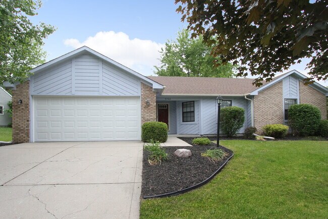 Building Photo - 5766 Pine Knoll Blvd