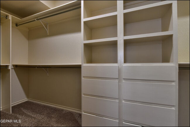 Building Photo - 6732 Pearl Ridge Dr