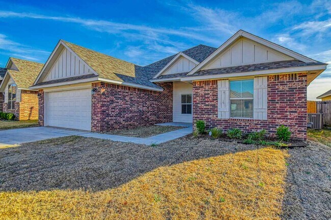Building Photo - 3112 Pebble Pond Dr
