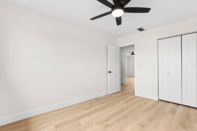 Building Photo - 3905 Flag Dr