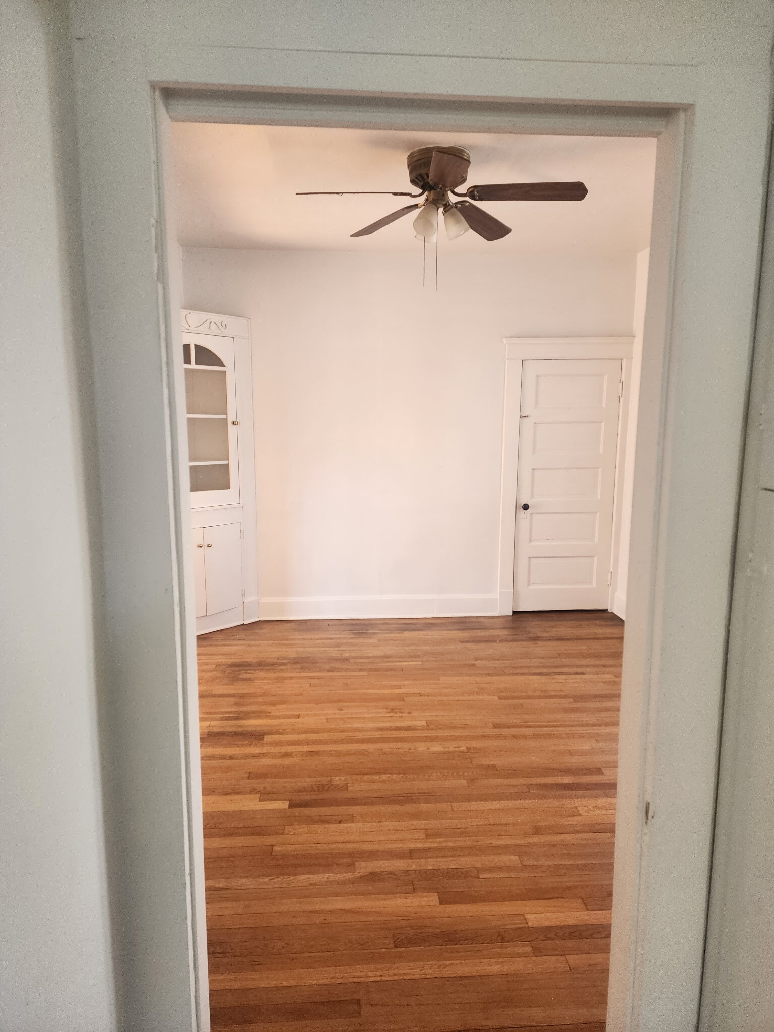 Building Photo - 222 N 5th St