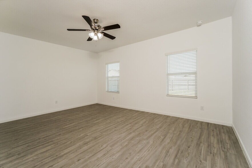 Building Photo - 1217 White Willow