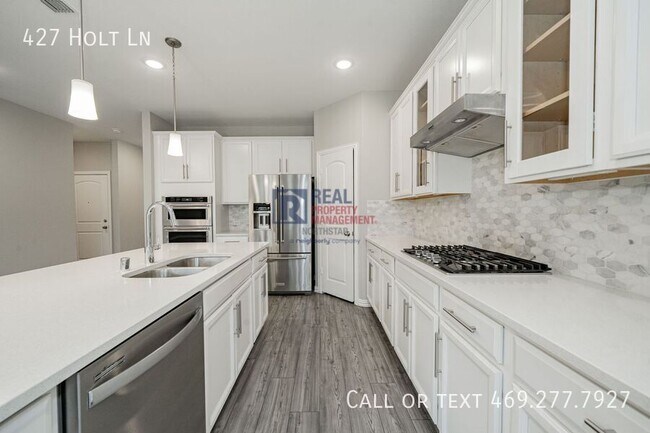 Building Photo - 427 Holt Ln