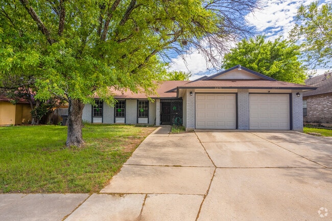 Building Photo - 5275 Meadow Rise St