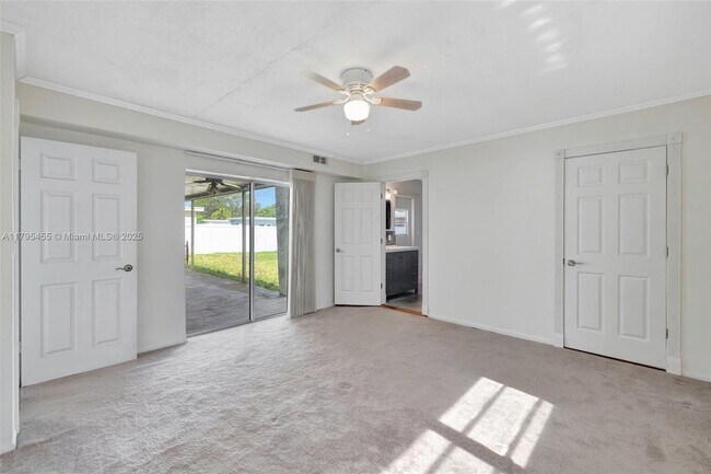 Building Photo - 9121 SW 54th Pl