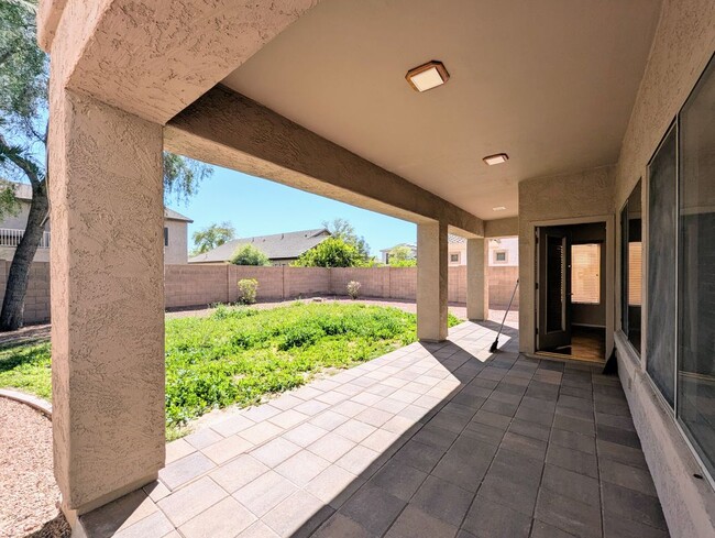 Building Photo - 17453 W Navajo St