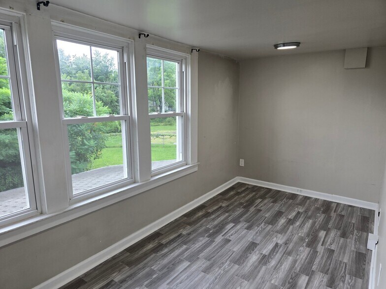 Building Photo - 958 Old Bethlehem Pike