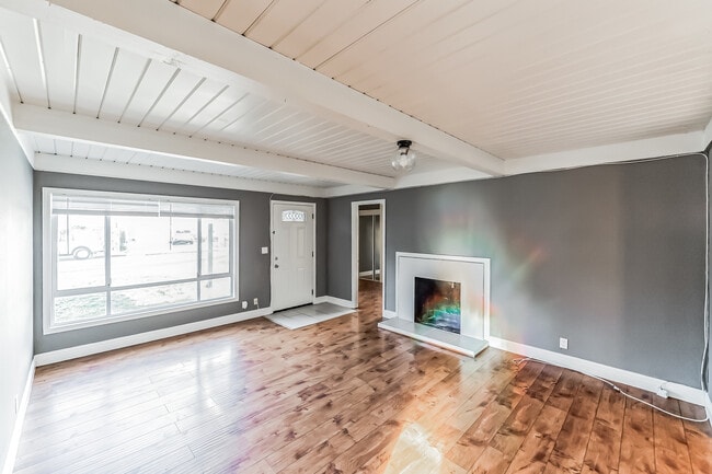 Primary Photo - 24488 Edith St