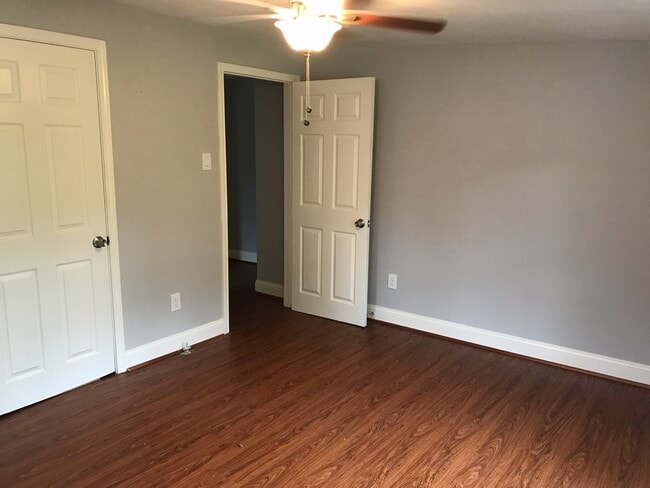 Building Photo - beautiful just remodeled home in Jones Creek. Move In Ready!