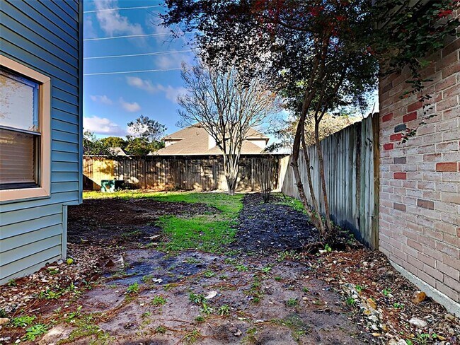 Building Photo - 23035 Red Leo Ln