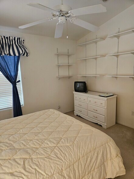 Second bedroom - 5252 Sunny Beach Ln