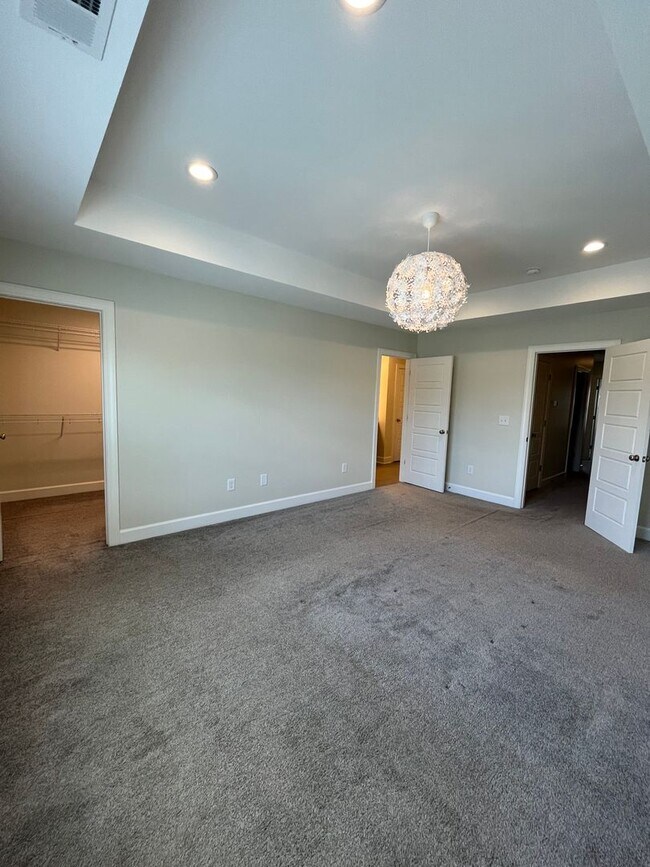Building Photo - 116 Bluet Ln