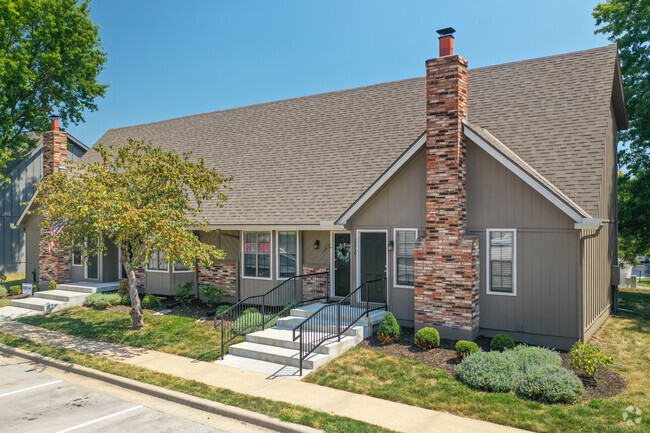 Building Photo - Barrington Park Townhomes