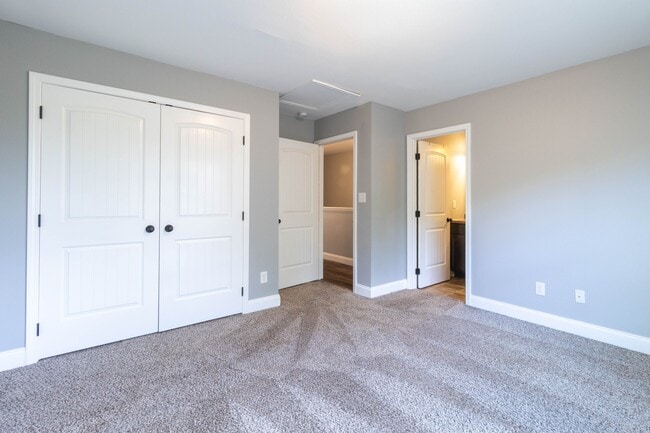 Building Photo - 920 Warrior Hill Dr