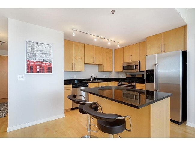 Building Photo - 929 Portland Ave