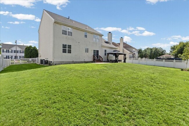 Building Photo - 49 Equestrian Dr