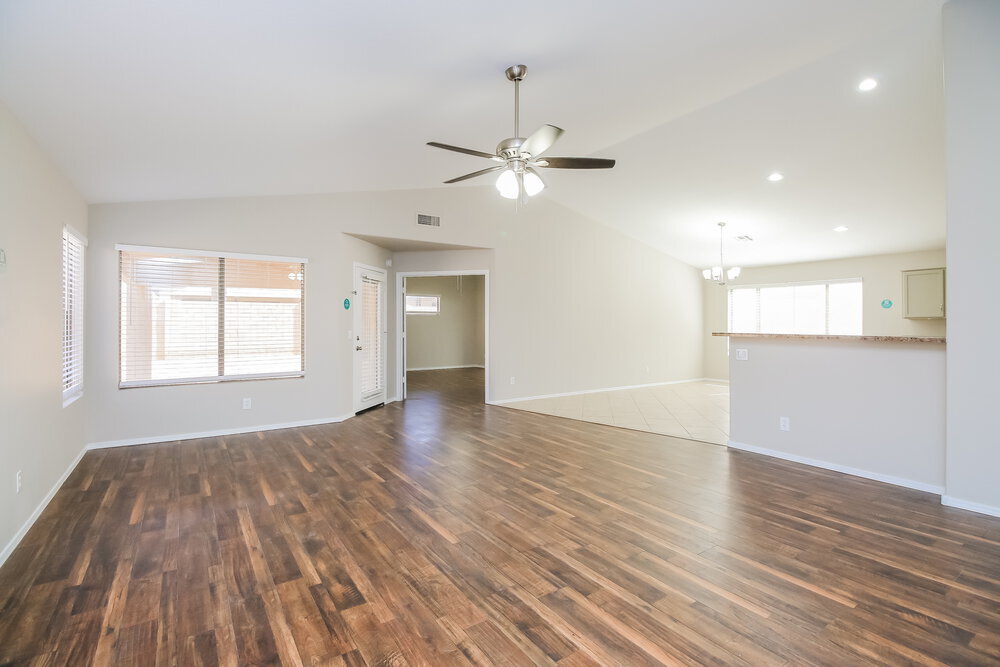 Building Photo - 10912 E Dragoon Ave